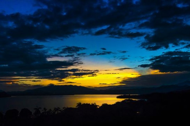 Atardecer Represa de Betania
